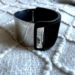 Women's Bracelet: real cow leather with metal clip in half—-brand ;REISS